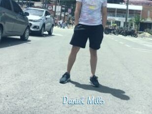 Daniel_Mills