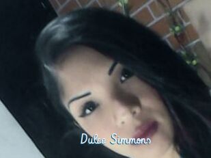 Dulce_Simmons