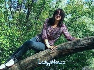 LadyyMonica