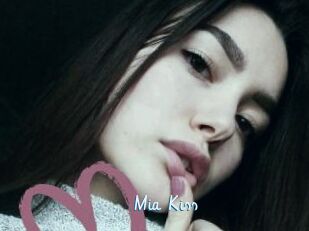Mia_Kiss_