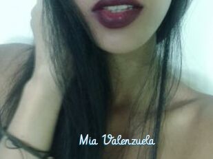 Mia_Valenzuela