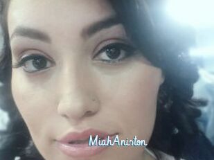 MiahAniston
