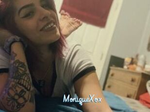 MoniqueXox