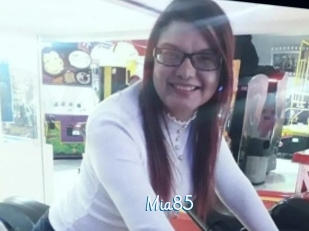 Mia85