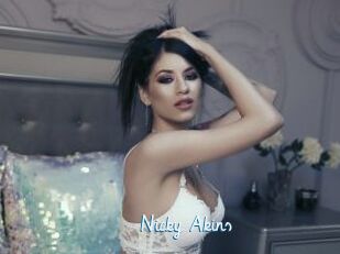 Nicky_Akins