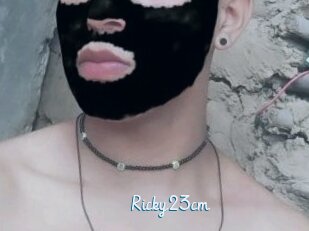 Ricky23cm
